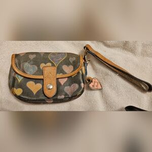 Dooney & Bourke heart wristlet EUC